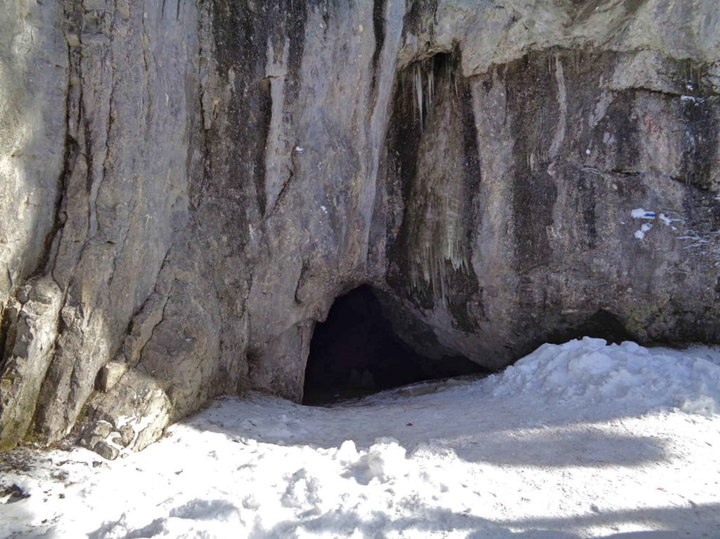 Jaskinia Dziura zimą