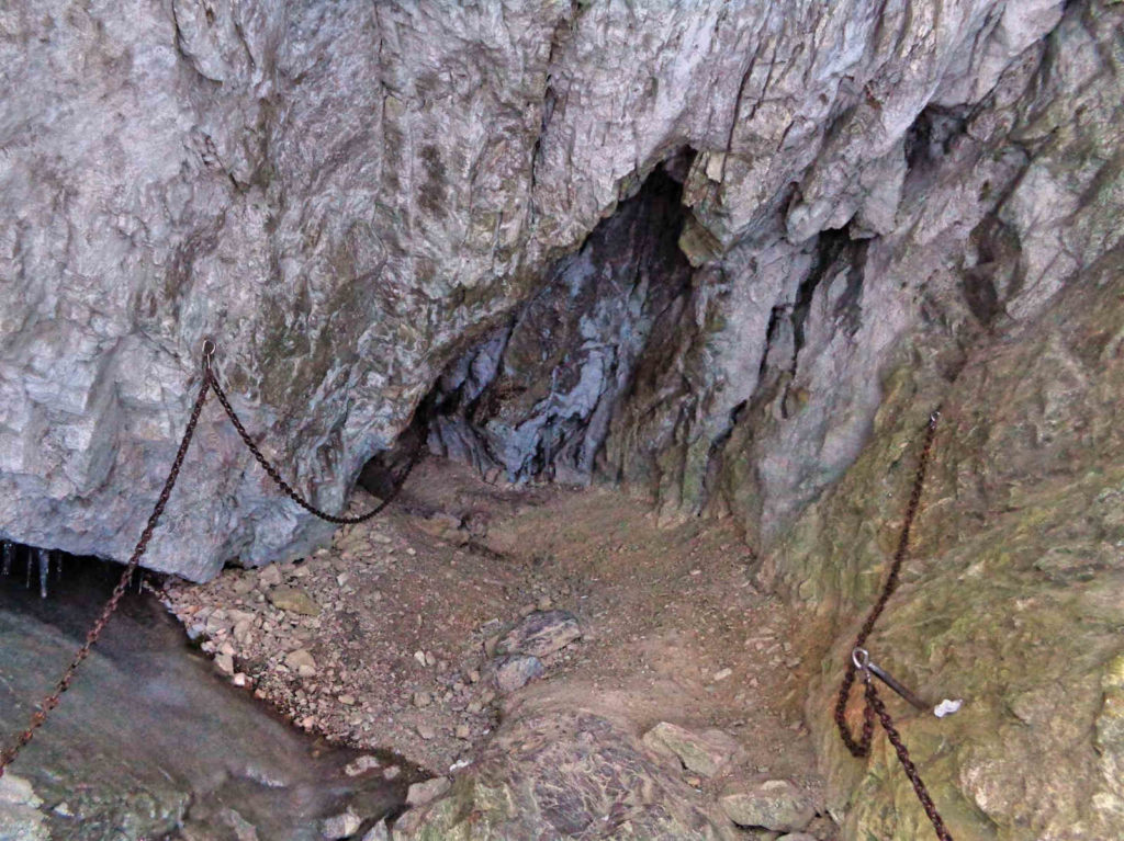 Wąwóz Kraków, jaskinia