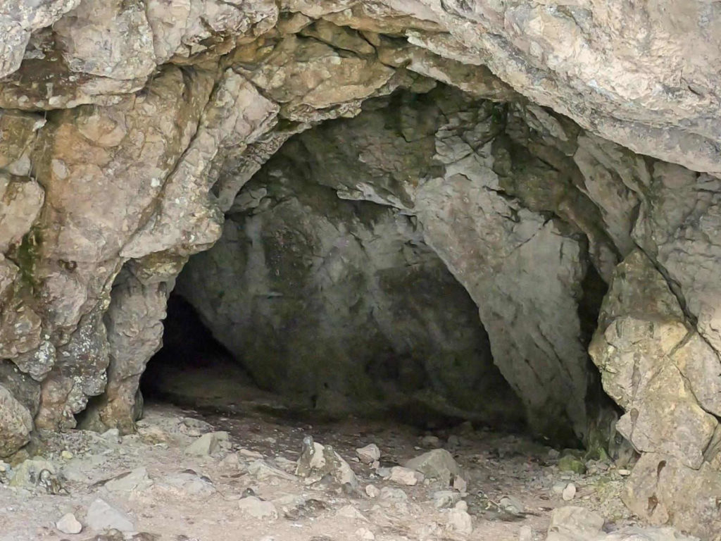 Jaskinia Obłazkowa w zimie