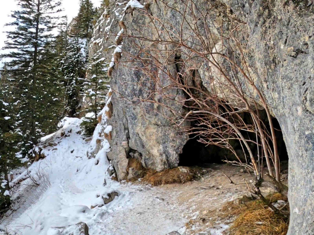 Jaskinia Obłazkowa zimą