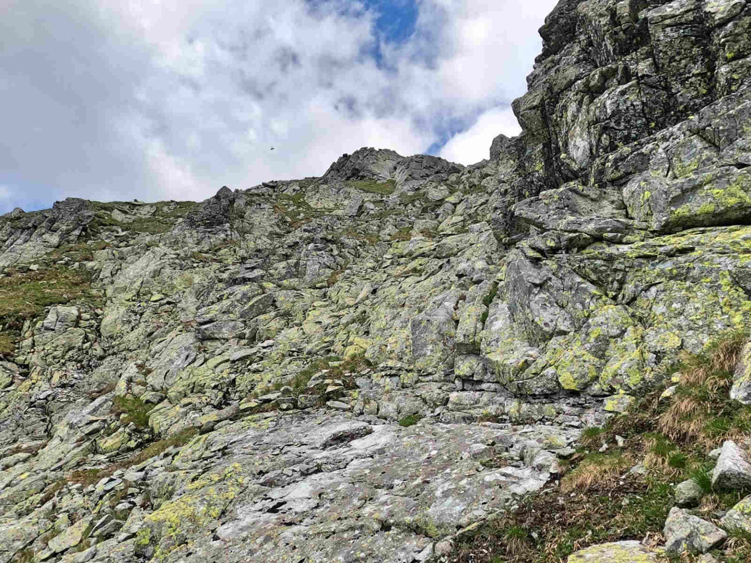 Hińczowa Turnia wejście od Czarnostawiańskiej Przełęczy (droga z